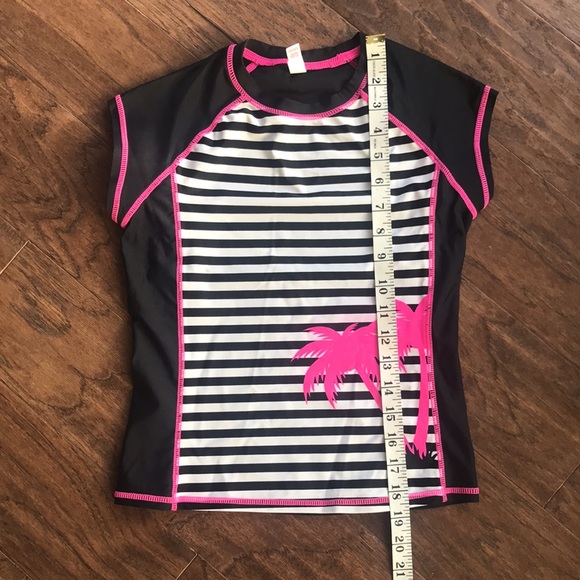 Swim Shirt Rashguard - Picture 4 of 5